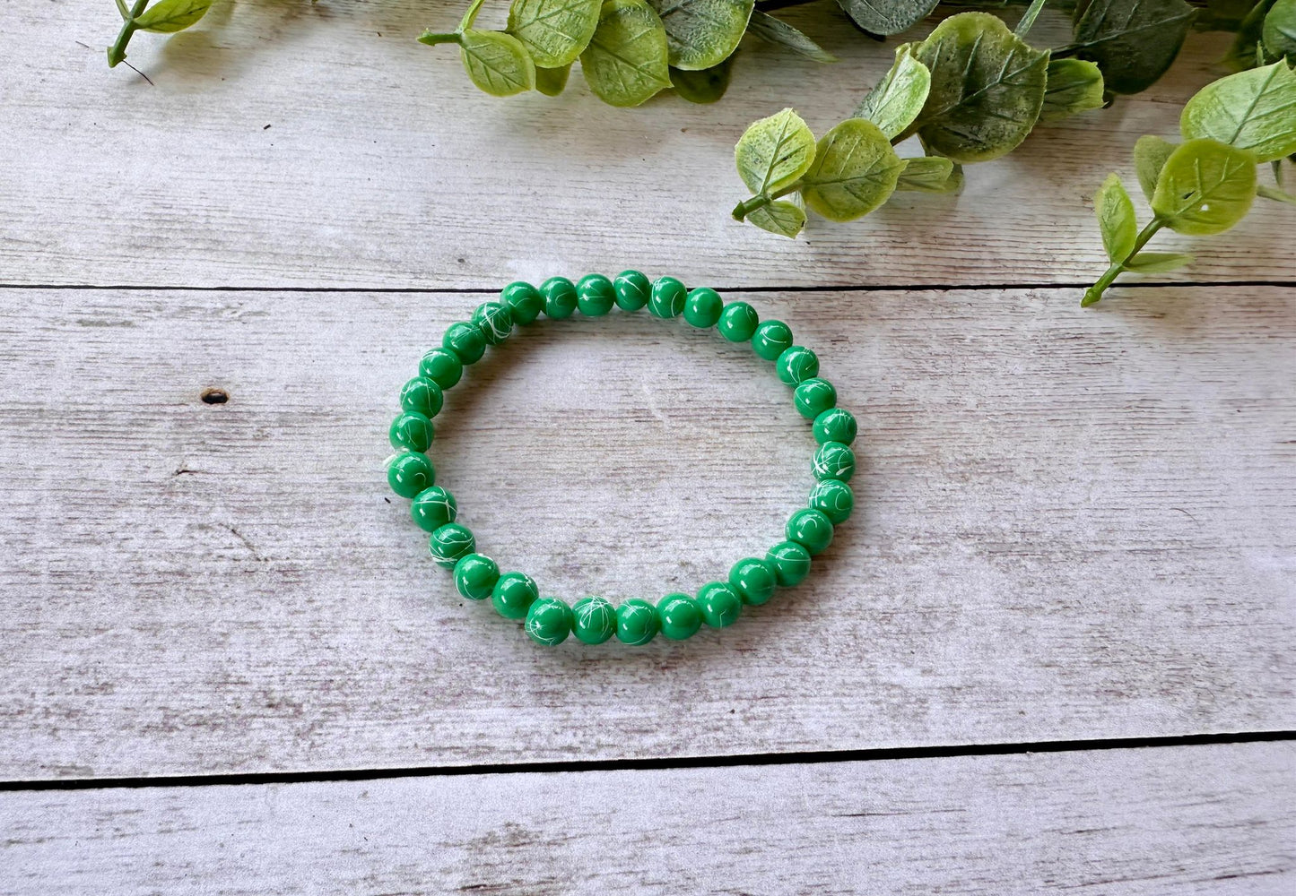 Green & White Crackle Stretch Bracelet