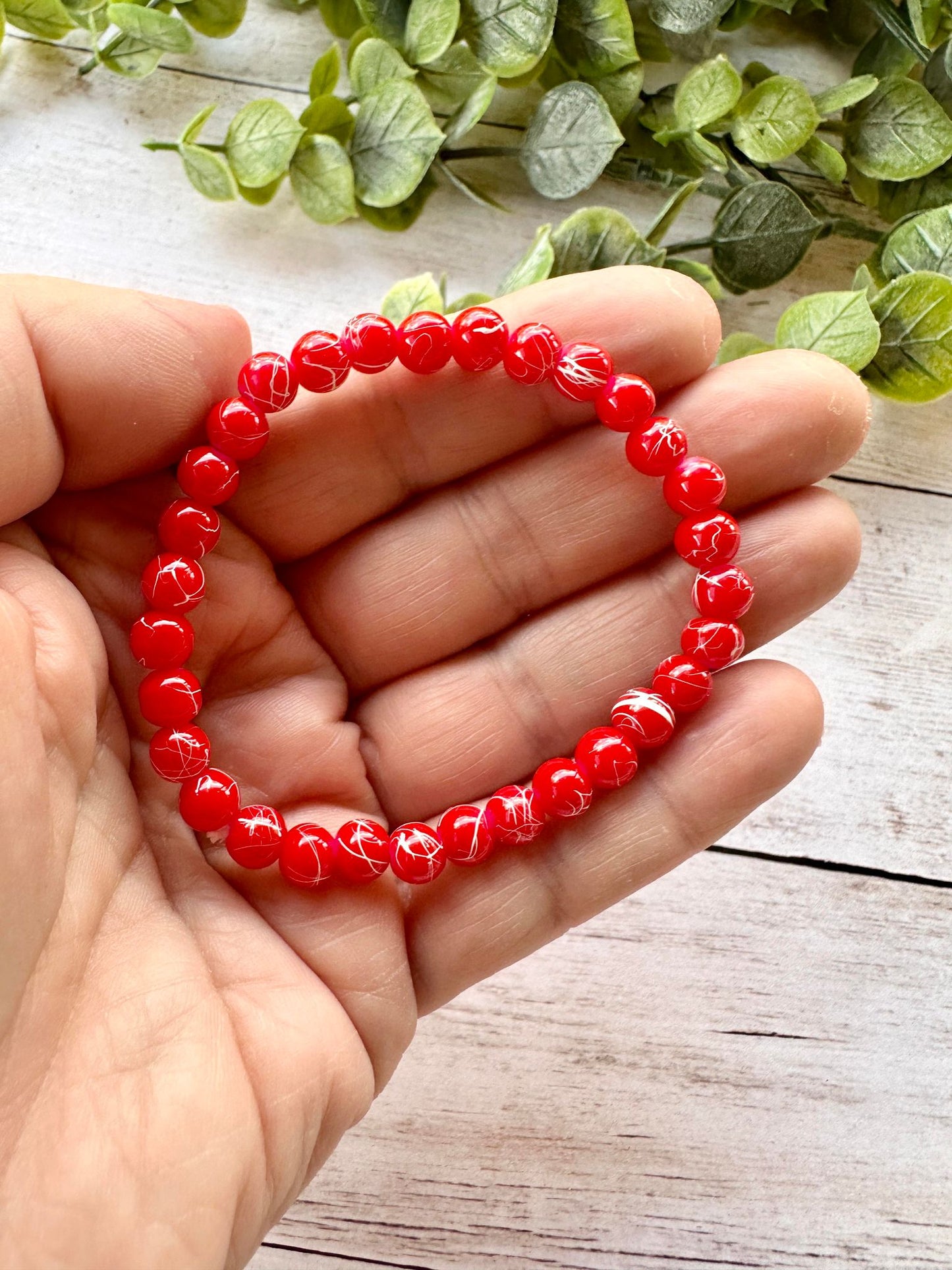 Red & White Crackle Stretch Bracelet