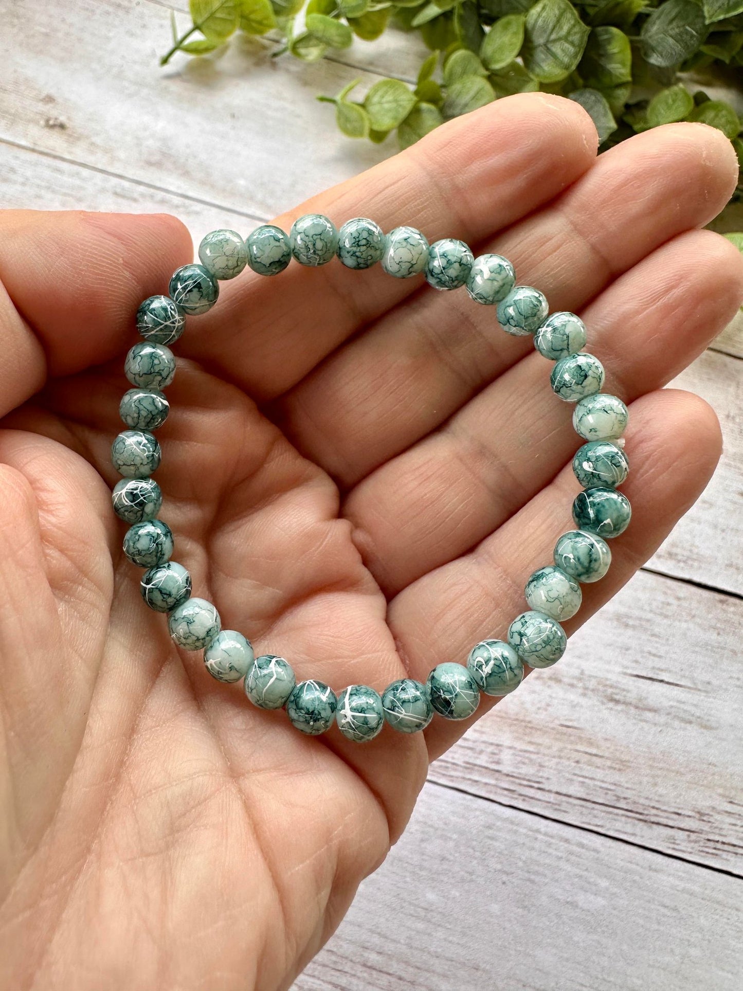 Dark Green & White Crackle Stretch Bracelet