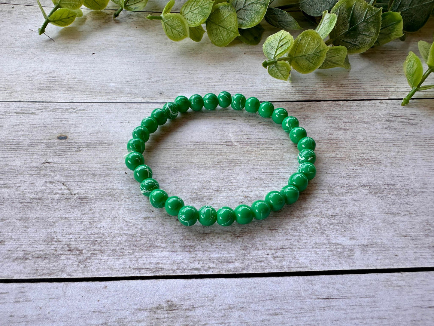 Green & White Crackle Stretch Bracelet