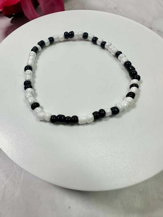 Black & White Shimmer Seed Bead Bracelet